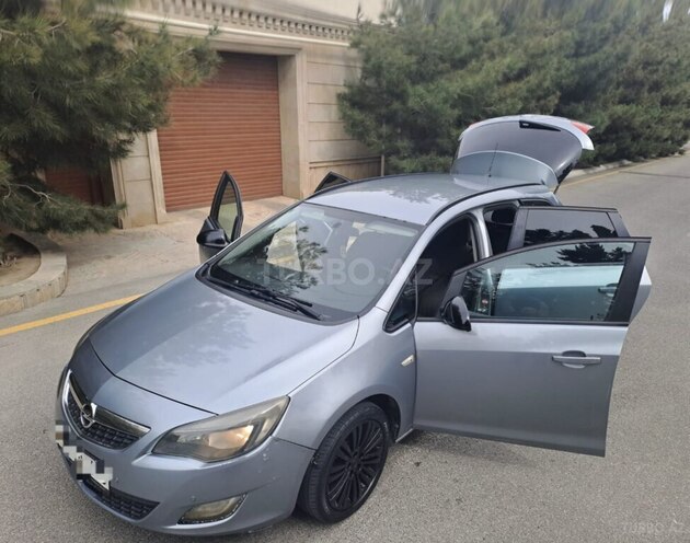 Opel Astra 2012, 333,000 km - 1.4 l - Bakı
