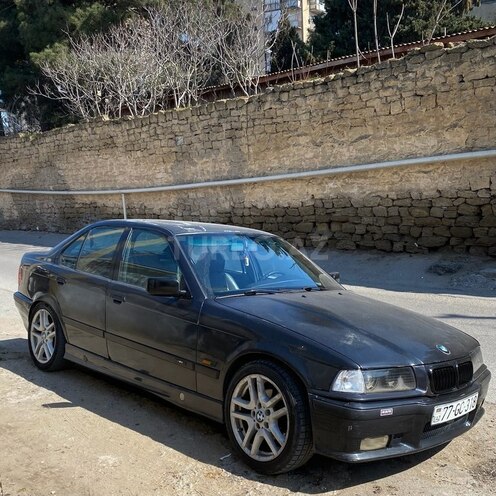 BMW 320-3