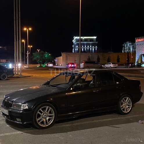 BMW 320-4