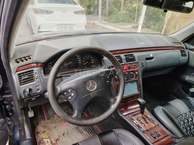 Mercedes E 200 1999, 336,000 km - 2.0 l - Bakı