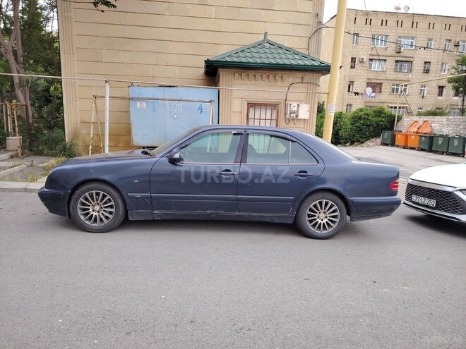 Mercedes E 200 1999, 336,000 km - 2.0 l - Bakı