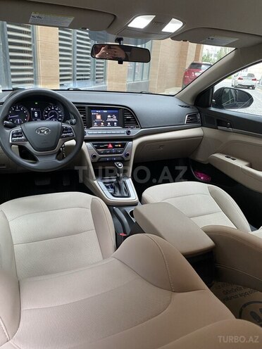 Hyundai Elantra 2018, 31,382 km - 2.0 l - Bakı