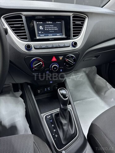 Hyundai Accent 2017, 100,563 km - 1.6 л - Bakı