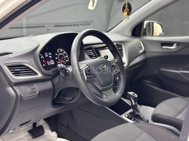 Hyundai Accent 2017, 100,563 km - 1.6 л - Bakı