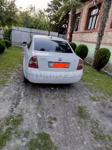 Volkswagen Passat 2002, 235,000 km - 2.0 l - Zaqatala