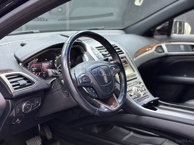 Lincoln MKZ-12