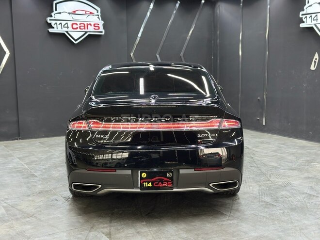 Lincoln MKZ-7