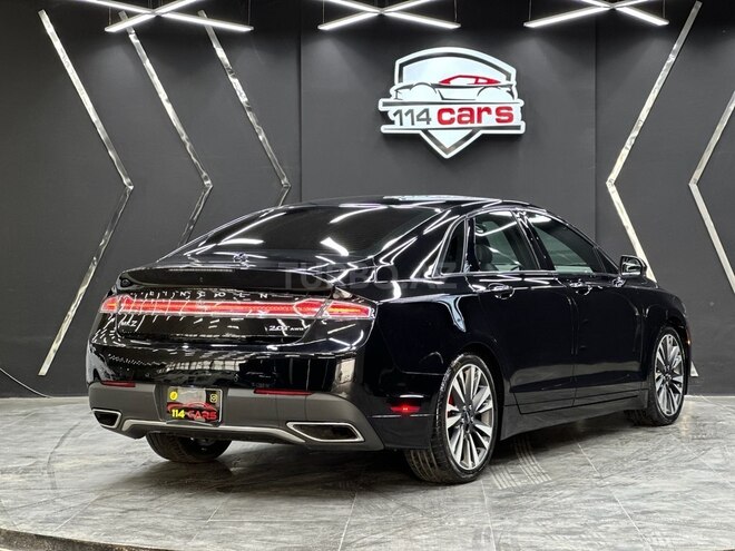 Lincoln MKZ-6