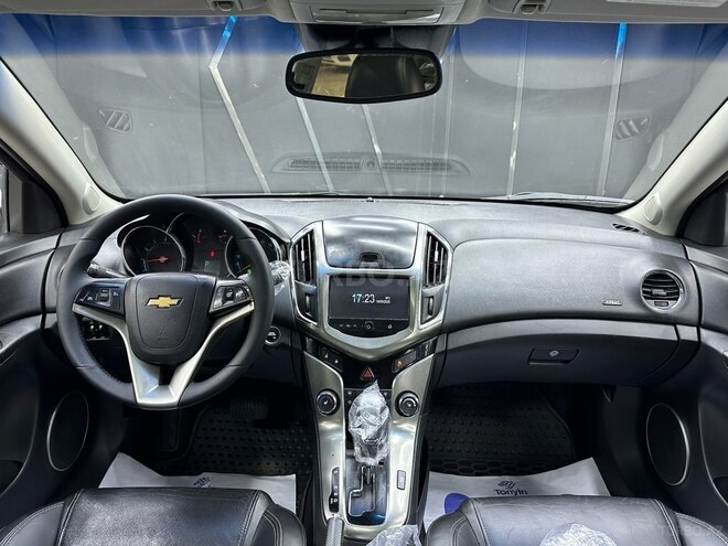 Chevrolet Cruze-11