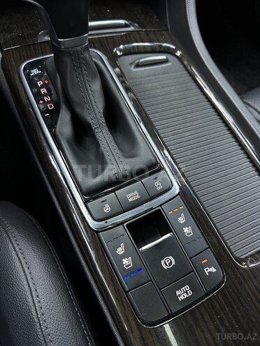Kia K5-16
