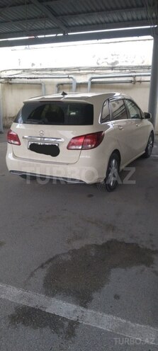 Mercedes B 180 2015, 326,000 km - 1.5 l - Bakı