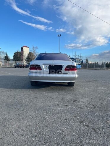 Mercedes E 270 2001, 523,168 km - 2.7 l - Mingəçevir