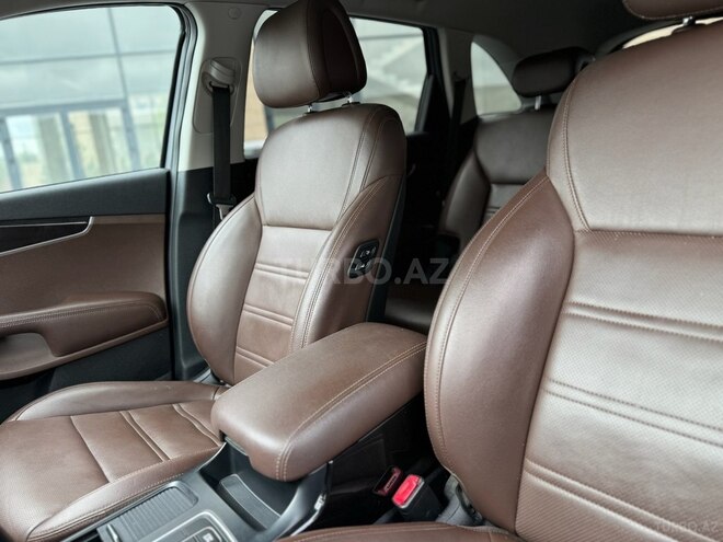 Kia Sorento-13