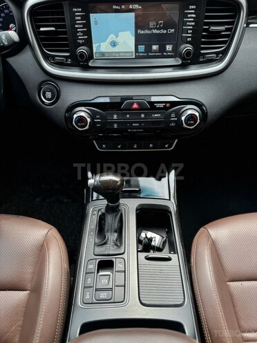 Kia Sorento-11
