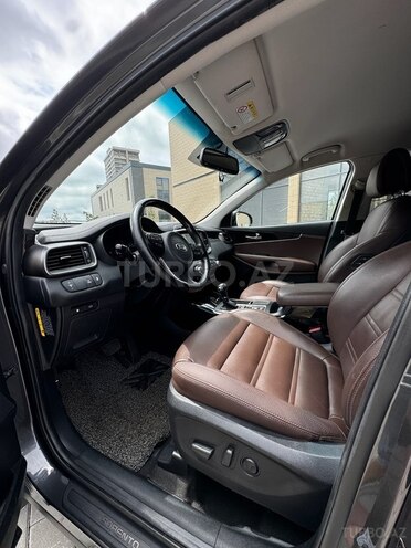 Kia Sorento-14