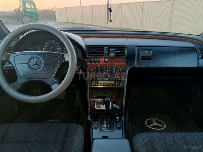 Mercedes C 220 1993, 369,401 km - 2.2 л - Bakı