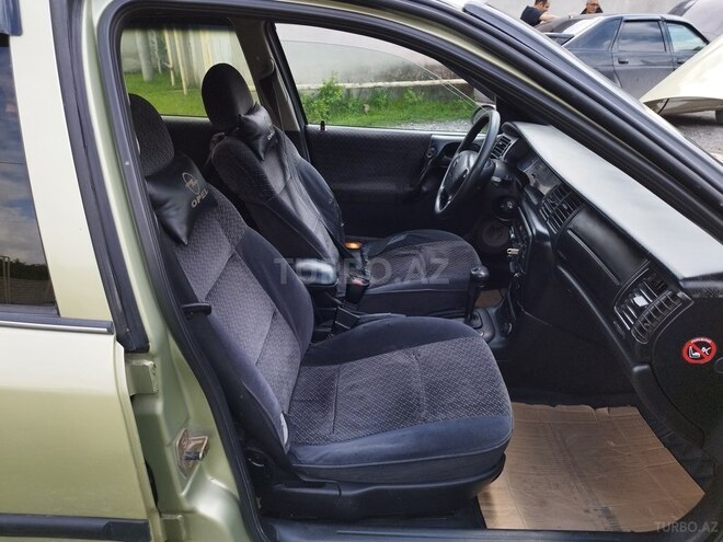 Opel Vectra 1996, 416,243 km - 1.6 l - İsmayıllı