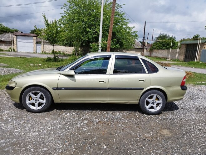 Opel Vectra 1996, 416,243 km - 1.6 l - İsmayıllı