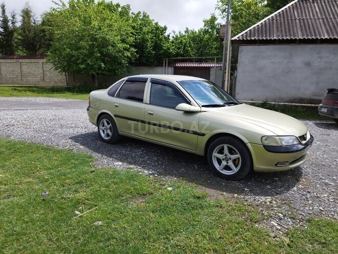 Opel Vectra 1996, 416,243 km - 1.6 l - İsmayıllı