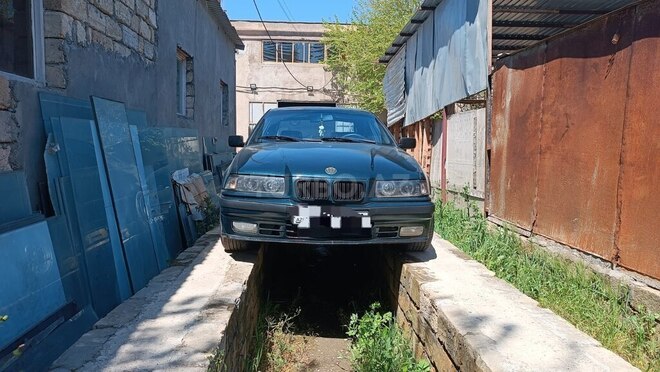 BMW 318 1996, 222,222 km - 1.8 l - Bakı