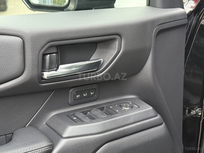 Toyota Land Cruiser Prado-8
