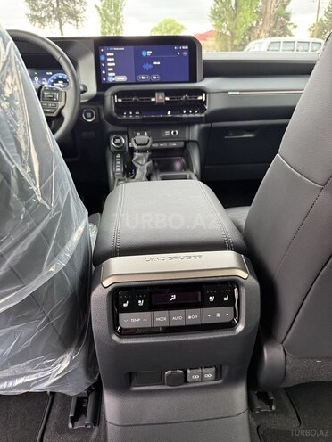 Toyota Land Cruiser Prado-10
