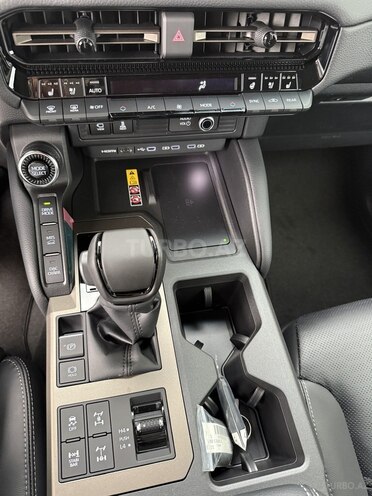 Toyota Land Cruiser Prado-19