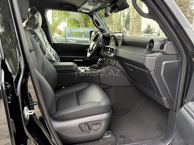 Toyota Land Cruiser Prado-12