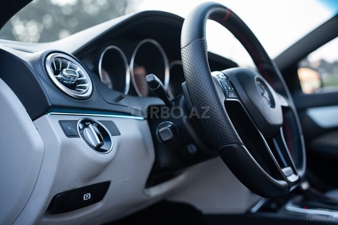 Mercedes C 250-11