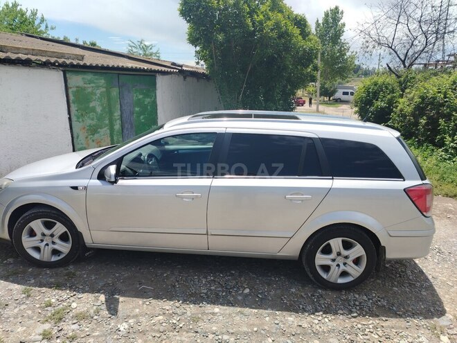 Opel Astra 2009, 256,000 km - 1.4 l - Bərdə