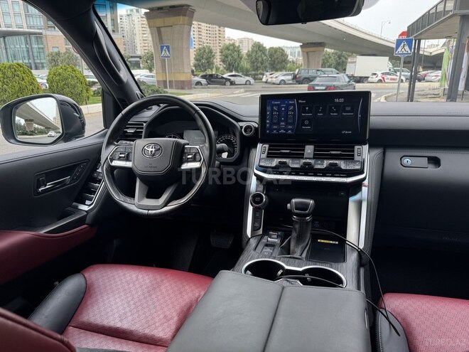 Toyota Land Cruiser-5
