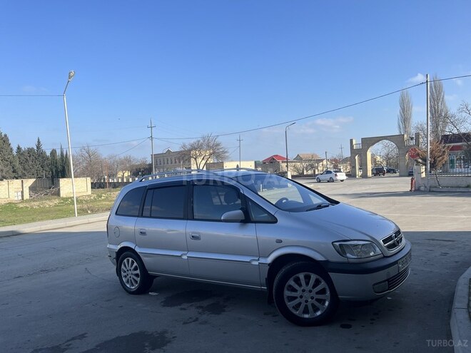 Opel Zafira 2004, 400,000 km - 2.0 l - Şabran