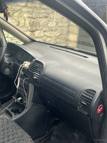 Opel Zafira 2004, 400,000 km - 2.0 l - Şabran