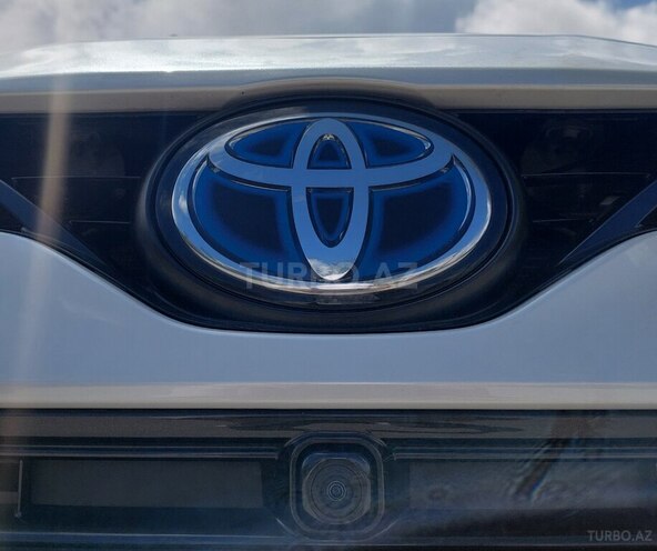 Toyota Camry-3