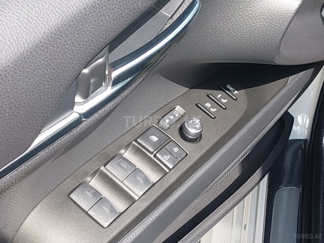 Toyota Camry-11