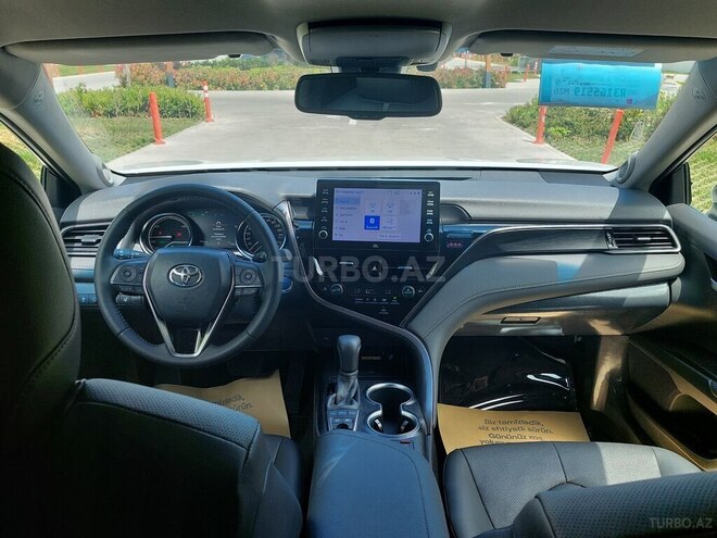 Toyota Camry-13