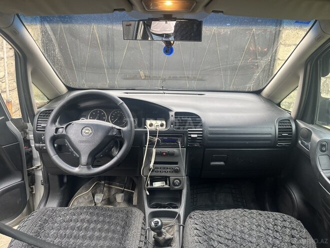 Opel Zafira 2004, 400,000 km - 2.0 l - Şabran