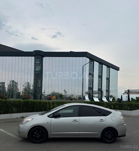Toyota Prius-2