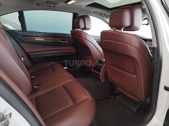 BMW 750-9