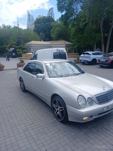 Mercedes E 220 d 1999, 526,389 km - 2.2 l - Bakı