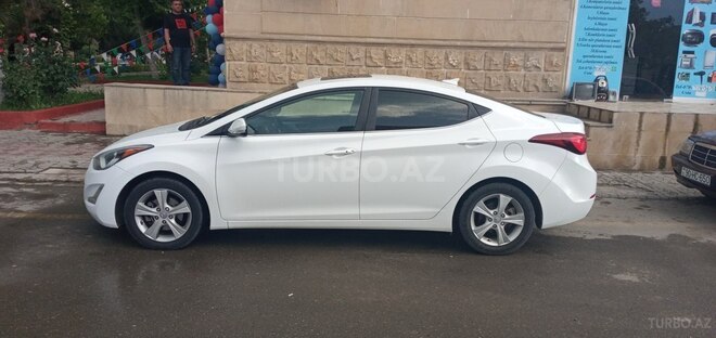 Hyundai Elantra 2015, 201,168 km - 1.8 l - Yevlax