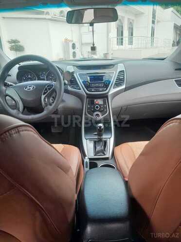 Hyundai Elantra 2015, 195,900 km - 1.8 l - İsmayıllı