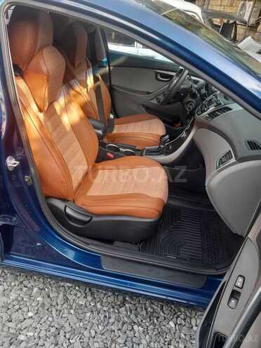 Hyundai Elantra 2015, 195,900 km - 1.8 l - İsmayıllı