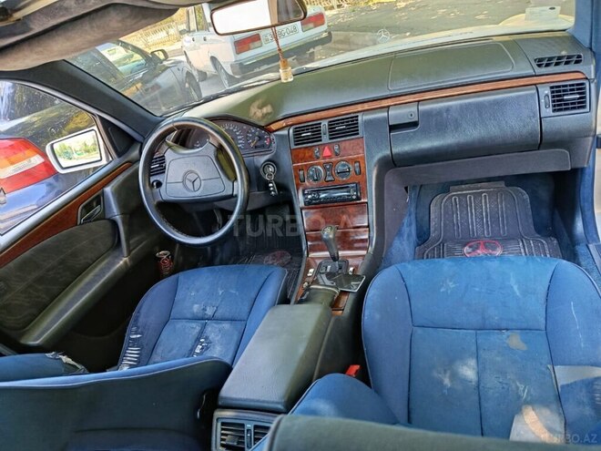 Mercedes E 230 1995, 163,856 km - 2.3 l - Mingəçevir