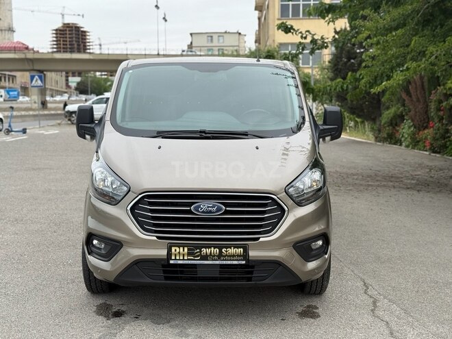 Ford Tourneo Custom-2