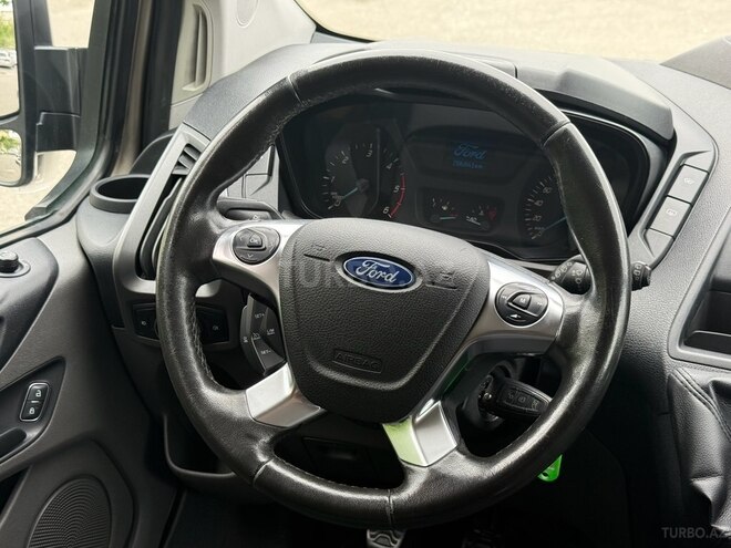 Ford Tourneo Custom-14