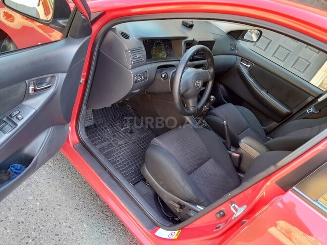 Toyota Corolla 2006, 268,000 km - 1.4 l - Bakı