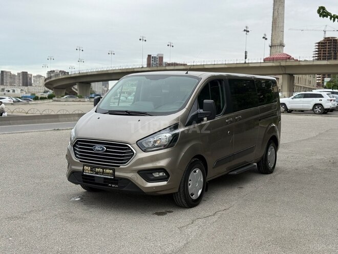 Ford Tourneo Custom-3
