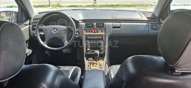 Mercedes E 280 2001, 270,000 km - 2.8 l - Bakı