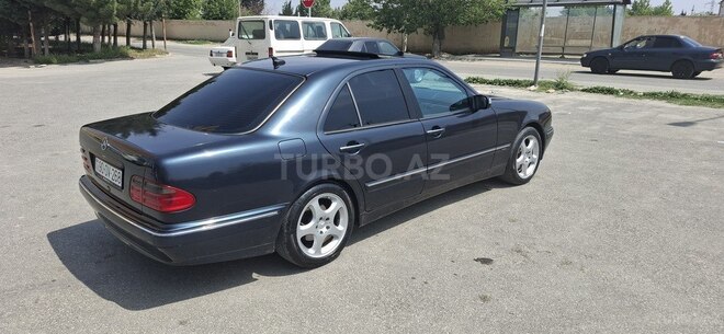 Mercedes E 280 2001, 270,000 km - 2.8 l - Bakı
